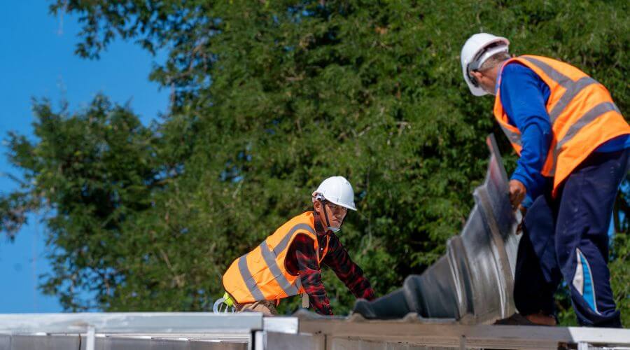 Professional gutter cleaning in Luverne, ND